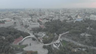 Kyiv, Ukrayna. Buluşma Kemeri. Hava görünümü