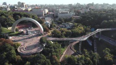 Kyiv, Ukrayna. Buluşma Kemeri. Hava görünümü