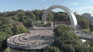 Kyiv, Ukrayna. Buluşma Kemeri. Hava görünümü