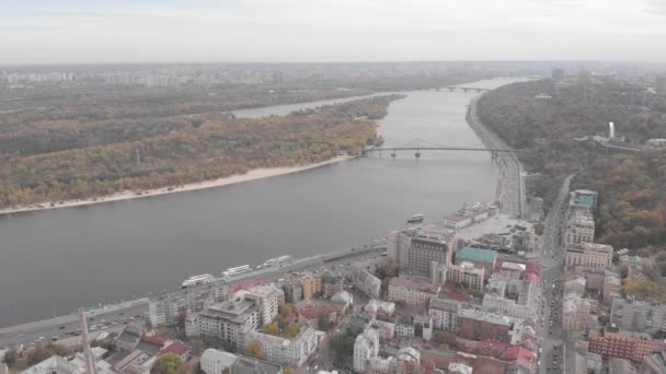 우크라이나, 키예프. 포인트 디스트릭트. 공중에서 본 광경 — 비디오