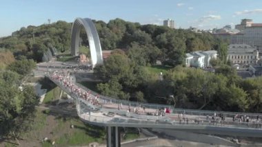 Kyiv, Ukrayna. Buluşma Kemeri. Hava görünümü