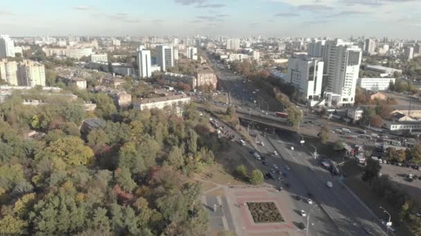 Kijów, Ukraina. Widok na miasto. Krajobraz lotniczy — Wideo stockowe