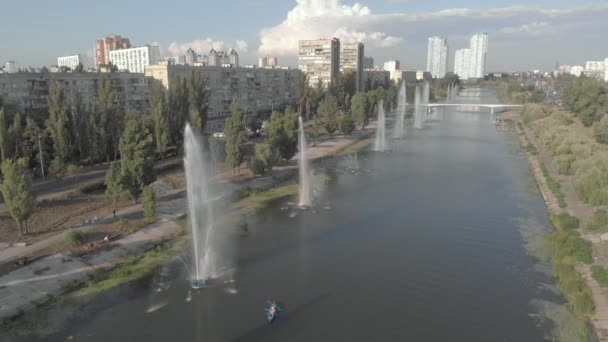 Kiev, Oekraïne. Uitzicht op de stad. Luchtlandschap — Stockvideo