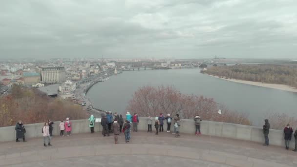 Kiev, Oekraïne. Uitzicht op de stad. Luchtlandschap — Stockvideo