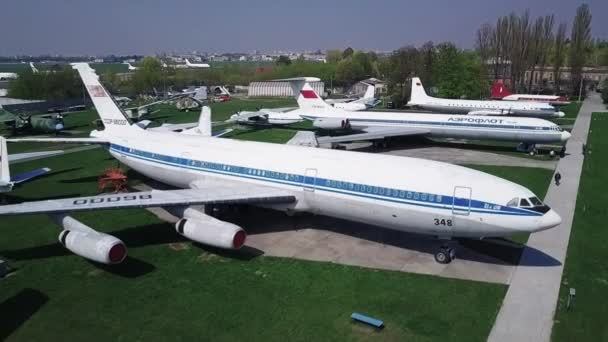 Ukrayna, Kyiv 'deki Havacılık Müzesi. Uçak. — Stok video