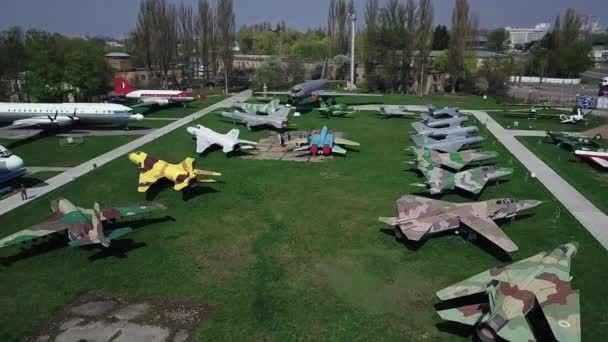 Museo de Aviación en Kiev, Ucrania. Aeronaves — Vídeos de Stock