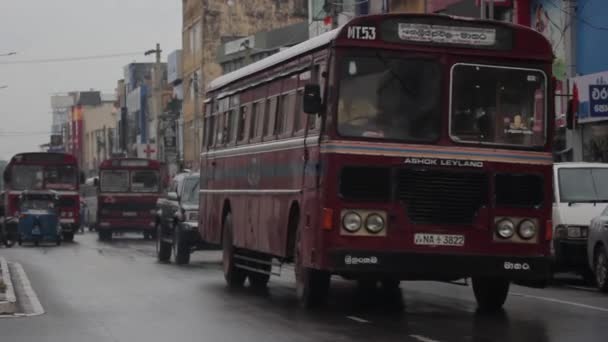 Paysage urbain du Sri Lanka. Rue de la ville. L'Asie. Les gens . — Video
