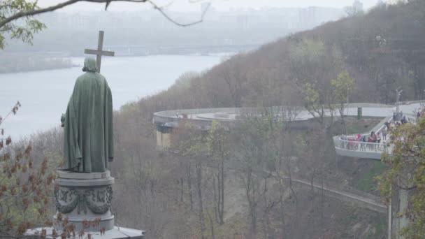 Monument to Volodymyr the Great. Kyiv. Ukraine. — Stock Video