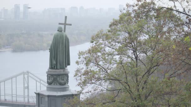 Monumento a Volodymyr, o Grande. Kiev. Ucrânia . — Vídeo de Stock