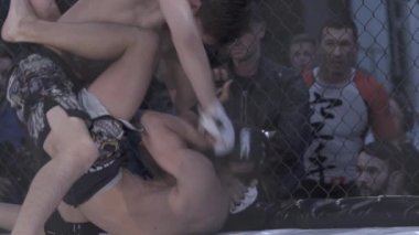 Mma sekizgeninde dövüş. Ağır çekim. Kyiv. Ukrayna