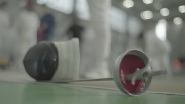 Eskrim kaskı. Yakın plan. Yavaş çekim