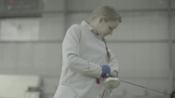 Fencing. Fencer during a duel. Slow motion. Kyiv. Ukraine — ストック動画