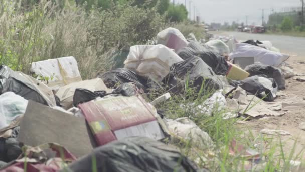 Wyrzuć odpady z tworzyw sztucznych. Kambodża. Azja — Wideo stockowe