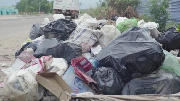 Despejo de resíduos plásticos. Camboja. Ásia — Vídeo de Stock