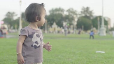 Bir kızın portresi. Phnom Penh, Kamboçya, Asya