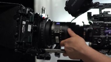 Çekim sırasında kamera. Film yapımcılığı. Çekim. Film yapımcılığı.