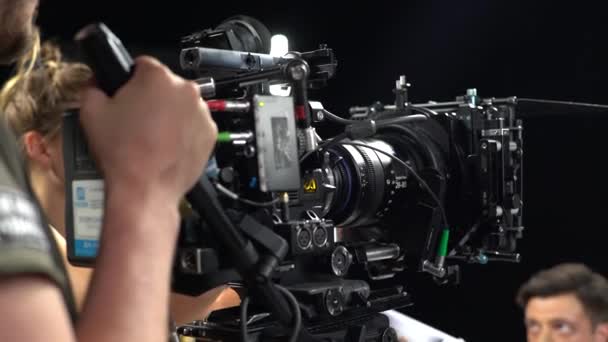 Camera while filming. Filmmaking. Shooting. Film production. — Stock Video