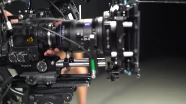 Camera while filming. Filmmaking. Shooting. Film production. — Stock Video