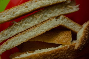 Dilimlenmiş sünger keki. Ev yapımı pişirme. Ev yapımı kekler.