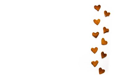 Mandalina, beyaz arka planda kalpleri soyar. Üst görünüm, düz görünüm, metin için boş alan olan arkaplan