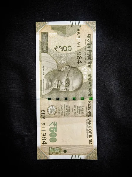 INDIAN CURRENCY IN BLACK BACKGROUND — Stock Photo, Image