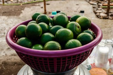 Servis tepsisinde limon kullanıldı, Hindistan