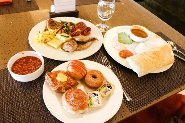 Deltin Hotel Daman 'da nefis bir kahvaltı.