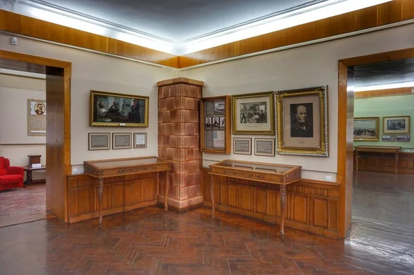 Ünlü cerrah Nikolai Pirogov 'un müze binasının içi.