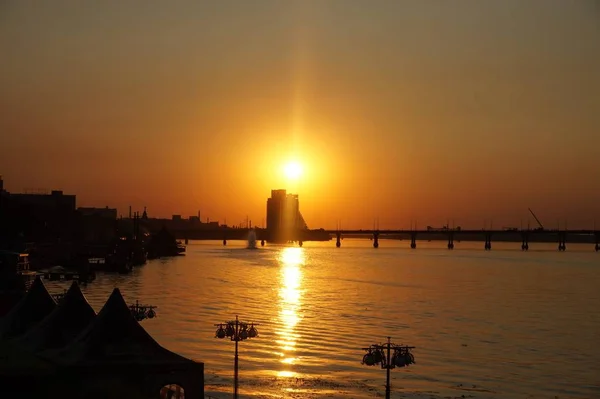 ドニエプル川の堤防の日没 — ストック写真