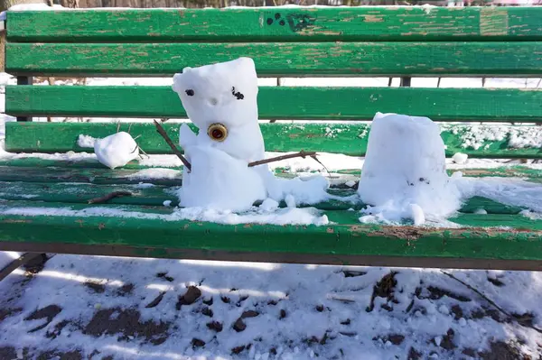 Little Ugly Snowman Stuck Bench — Stock Photo, Image