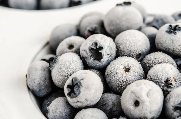 Gefrorene Blaubeeren Auf Weißem Hintergrund Nahaufnahme Saisonkonzept Saison Gesunde Ernährung — Stockfoto