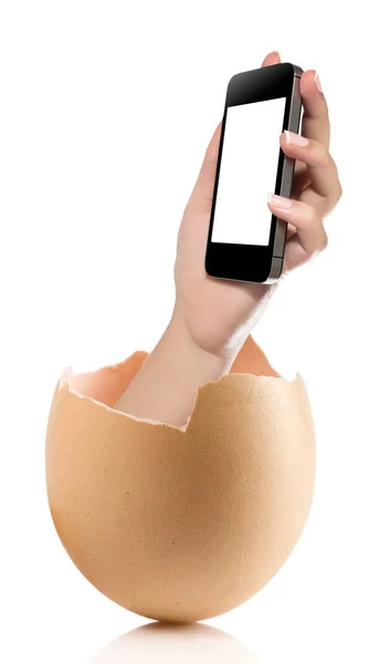 Mano con huevo roto aislado sobre fondo blanco —  Fotos de Stock