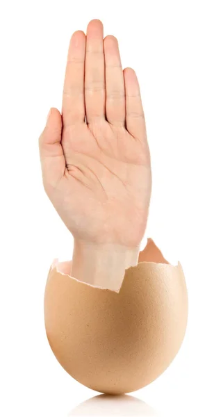 Hand met gebroken ei geïsoleerd op wit backround — Stockfoto