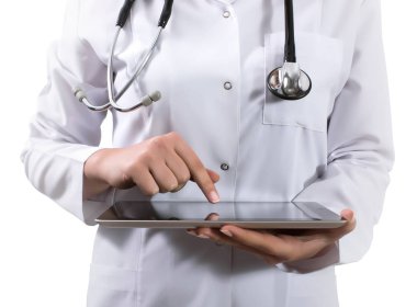 Tablet pchand holding holding kadın doktor eller tablet pc isol
