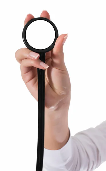 Mani del medico tenendo stethoscope.Studio colpo isolato su bianco — Foto Stock