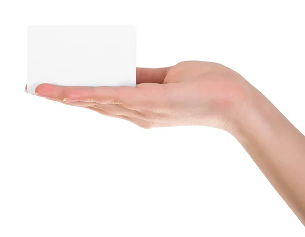 Kobieta ręka trzymać wirtualnej wizytówki, karty kredytowej lub pusta pape — Zdjęcie stockowe