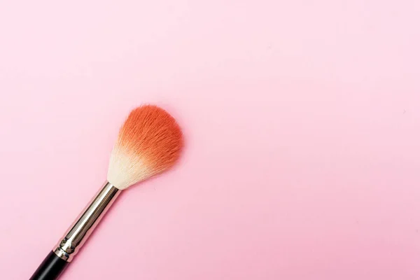 Gethår Borste För Makeup Och Rouge Rosa Bakgrund — Stockfoto