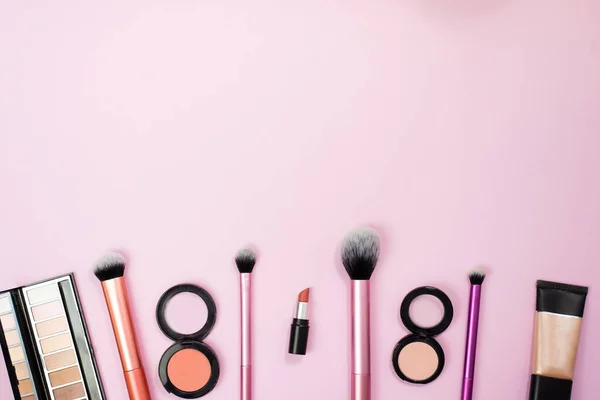 Makeup Produkter Och Dekorativa Kosmetika Färg Bakgrund Platt Låg Mode — Stockfoto