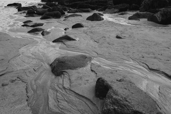 Ρίγες Και Αυλακώσεις Στην Άμμο Κατά Διάρκεια Της Χαμηλής Παλίρροιας — Φωτογραφία Αρχείου