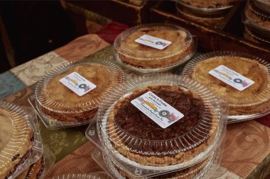 Boston, Massachusetts - 3 Ekim 2019 Copley Meydanı 'ndaki bir çiftçi pazarında mevsimlik turtalar.  