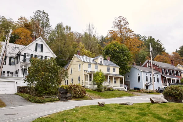 New England 'ın New England kasabası Woodstock, Vermont' ta tarihi evleri olan yerleşim yerleri