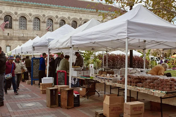 Boston Massachusetts Oktober 2019 Mensen Die Verse Producten Lokale Producten — Stockfoto