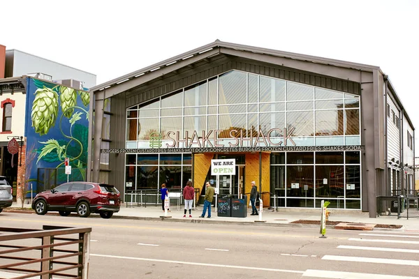 Denver Kolorado Kwietnia 2020 Ciche Ulice Pobliżu Shake Shack Dzielnicy — Zdjęcie stockowe