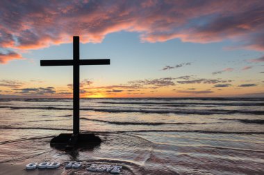 Tanrı'nın sevgi siyah Cross olduğunu