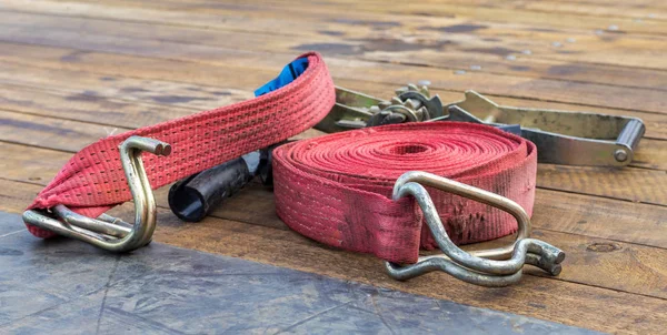 Red Strap and Ratchet — Stock Photo, Image