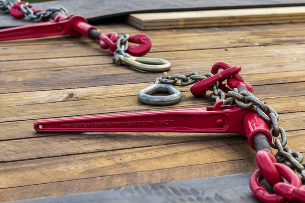 Encuadernación de cadena de carga roja —  Fotos de Stock