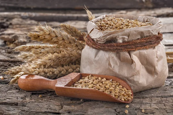 Wheat in a bag — Stock Photo, Image