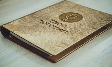 Ahşap tablet için önde gelen şık logosu