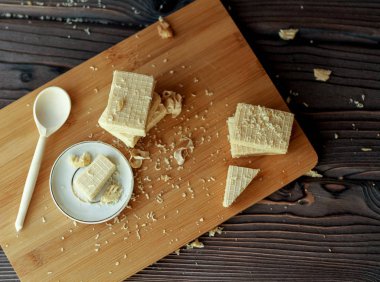 Dekorasyon ve hazırlık tatlılar, bisküvi ve tatlılar. Bisküvi ve tatlılar masaya bileşimi. Şeker ve kurabiye paket ve bağlam, tatlılar, çay ve kahve