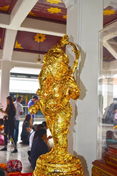 Gouden Kleur Van Hindoe God Staan Bangkok City Pillar Shrine — Stockfoto